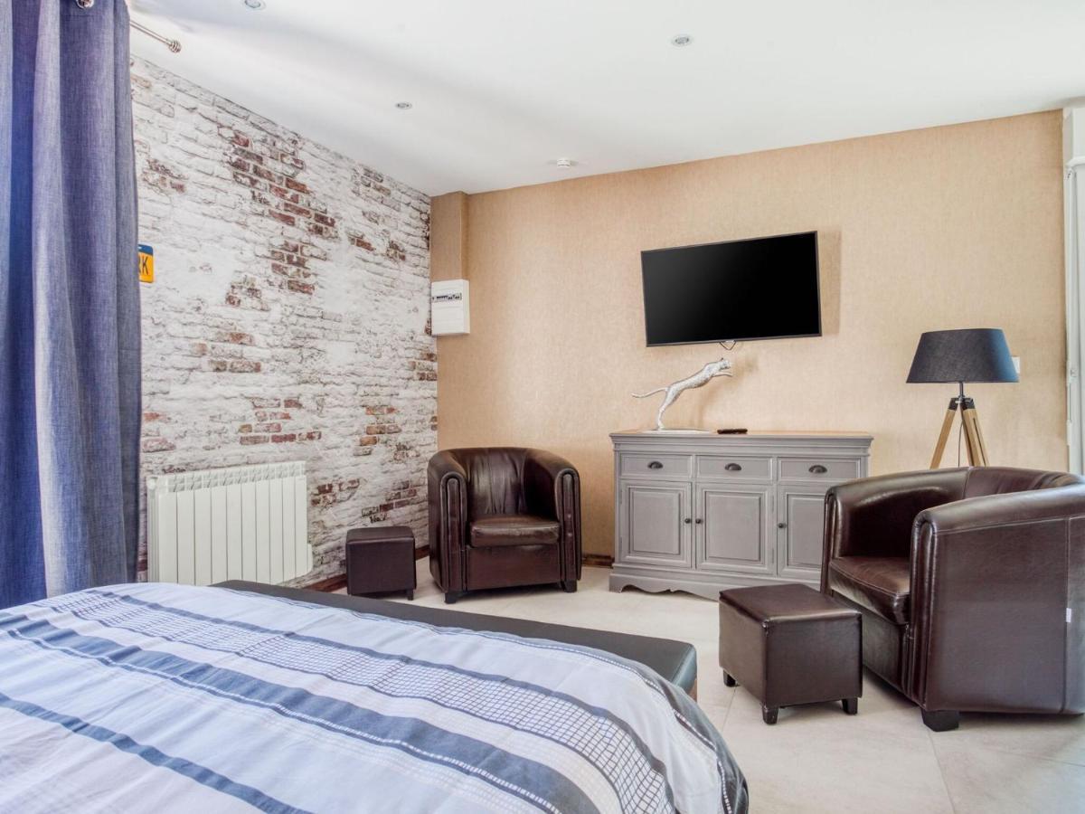 Cosy Apartment In Eperlecques With Fireplace Exterior photo